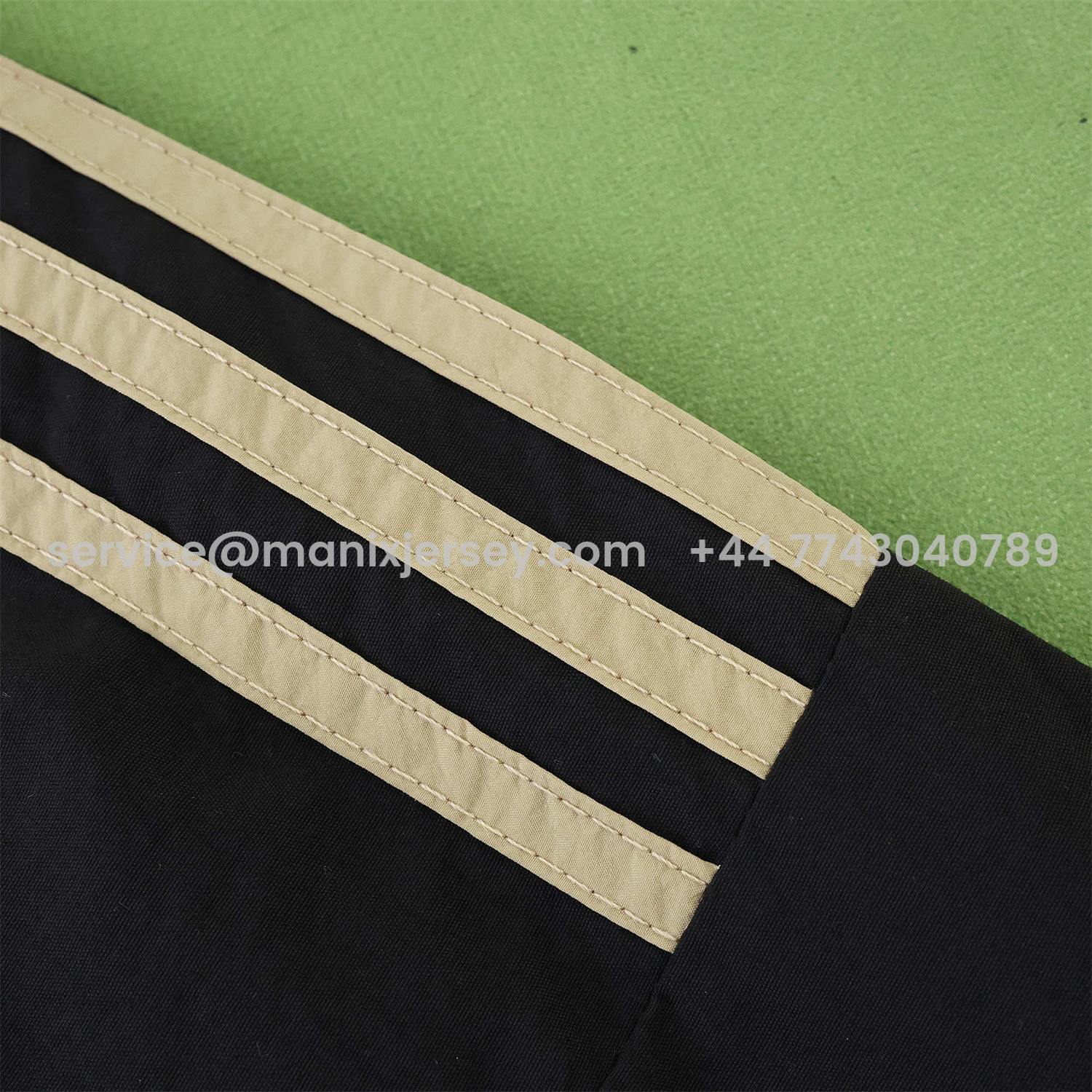 ManixJersey.com | Liver.pool 25-26 Throwback Windbreaker Jacket - Black -Customize Name, Number and Patch | Worldwide Shipping