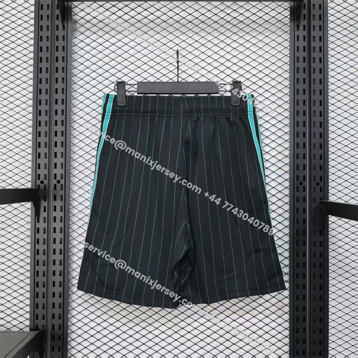 ManixJersey.com | Liver.pool 25-26 Trefoil Black Travel Shorts - Player Version -Customize Name, Number and Patch | Worldwide Shipping