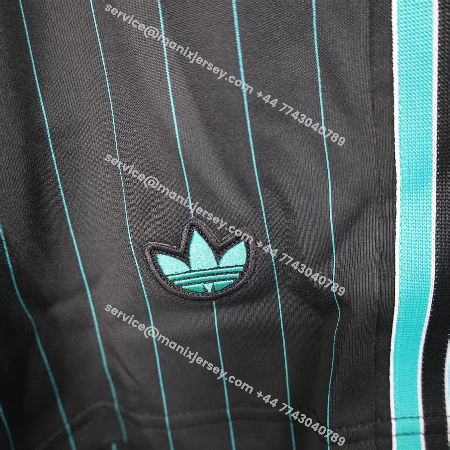 ManixJersey.com | Liver.pool 25-26 Trefoil Black Travel Shorts - Player Version -Customize Name, Number and Patch | Worldwide Shipping