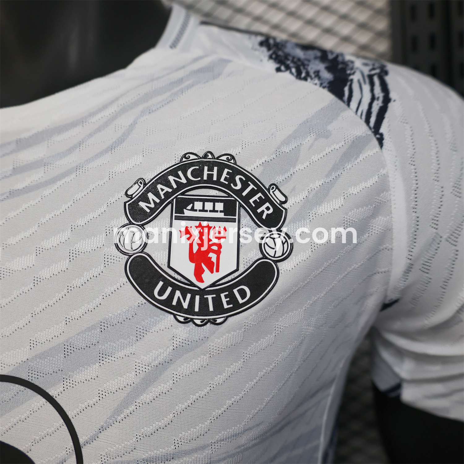 ManixJersey.com | Manchester United 25-26 White Special Edition Jersey - Player Version -Customize Name, Number and Patch | Worldwide Shipping