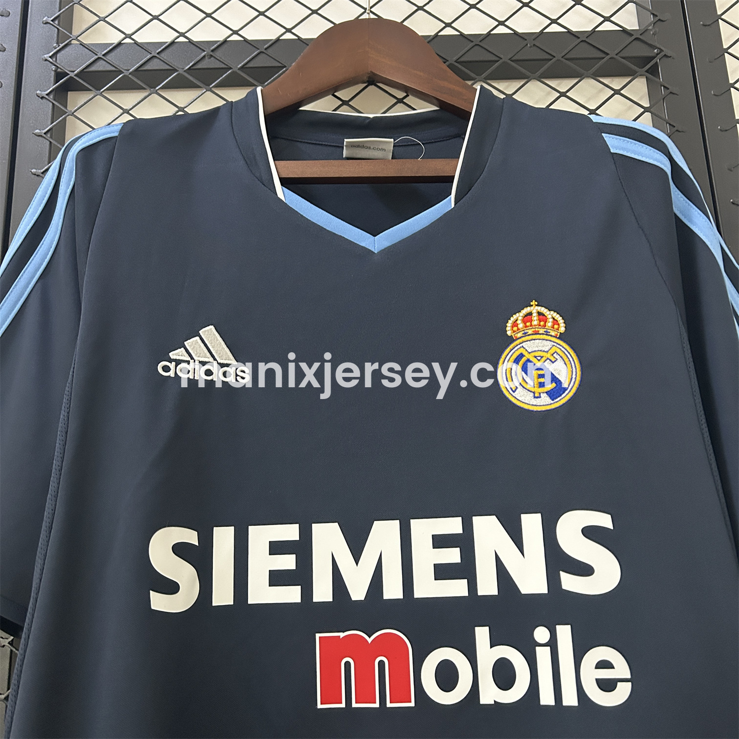 ManixJersey.com | Retro Real Madrid 2003-04 Away Jersey -Customize Name, Number and Patch | Worldwide Shipping
