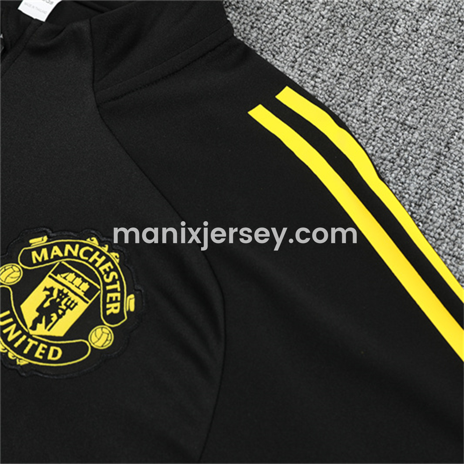 ManixJersey.com | Manchester United 25-26 Kid Long Sleeves Training Set - Black Top & Black Pants -Customize Name, Number and Patch | Worldwide Shipping