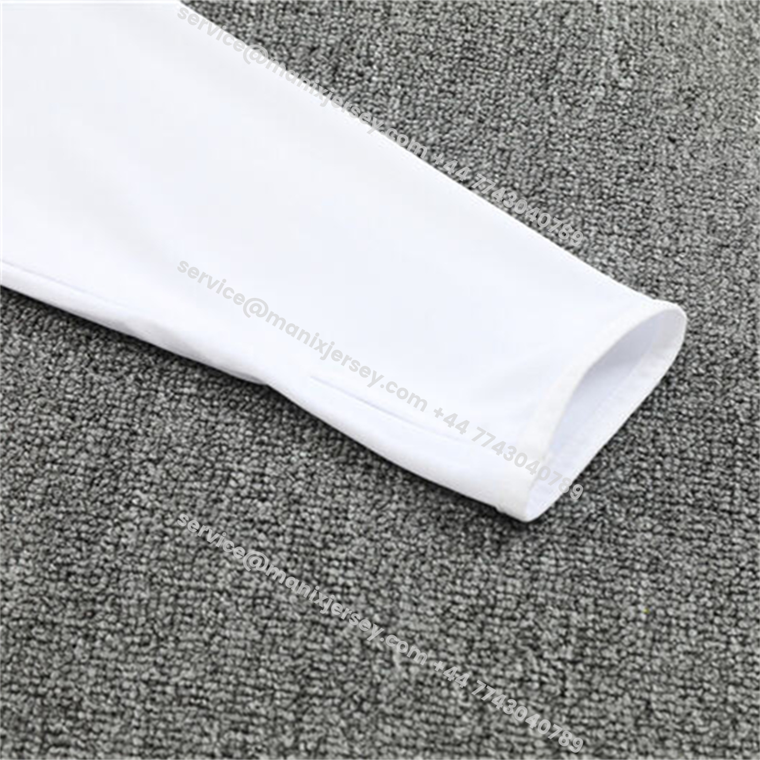 ManixJersey.com | Manchester United 25-26 Long Sleeve Training Set - White Top & Black Pants -Customize Name, Number and Patch | Worldwide Shipping