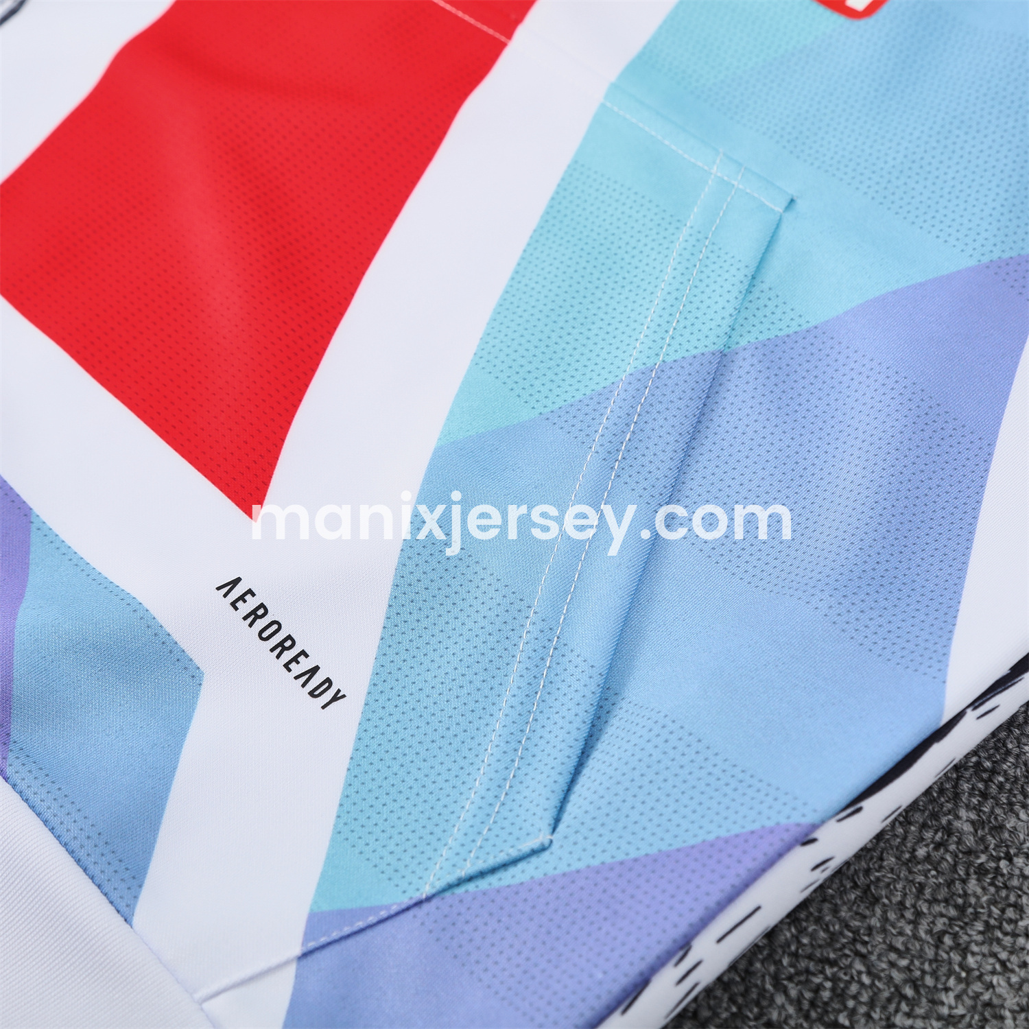 ManixJersey.com | Arsenal 24-25 Pre-Match Training Hoodie Set - White Top and Black Pants -Customize Name, Number and Patch | Worldwide Shipping