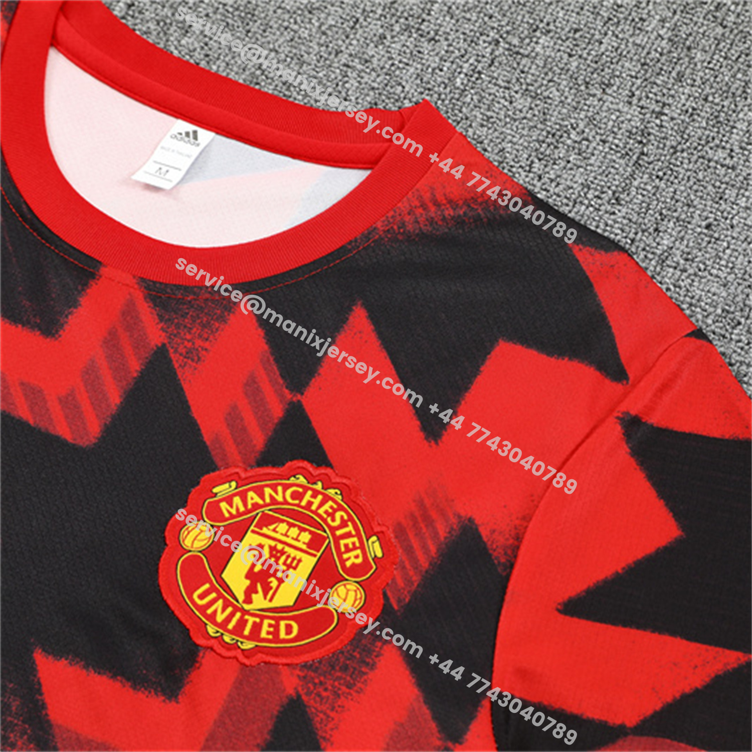 ManixJersey.com | Manchester United 25-26 Kids Short-Sleeve Training Set - Red Camouflage Top & Black Shorts -Customize Name, Number and Patch | Worldwide Shipping