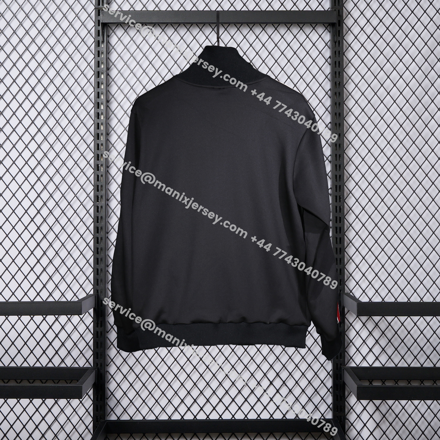 ManixJersey.com | Manchester United 25-26 Red Lines Training Set - Black Top and Black Pants -Customize Name, Number and Patch | Worldwide Shipping