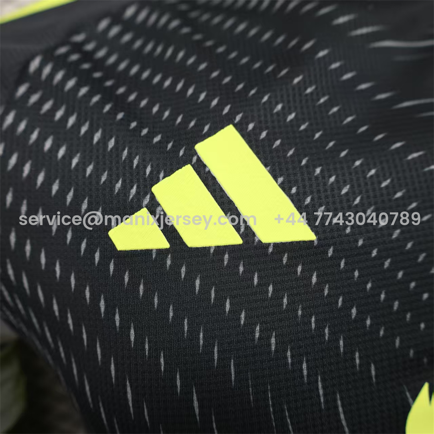 ManixJersey.com | Manchester United 25-26 Black Grey Goalkeeper Jersey - Player Version -Customize Name, Number and Patch | Worldwide Shipping