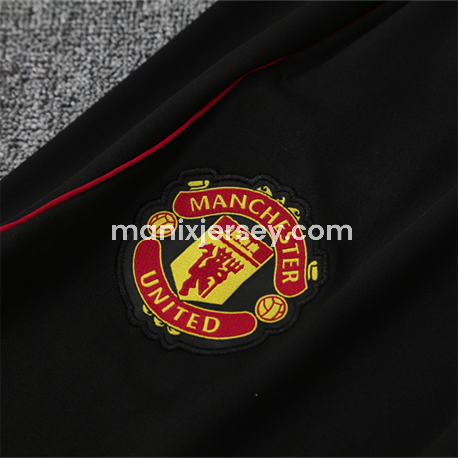 ManixJersey.com | Manchester United 25-26 Long Sleeves Training Set - Red Top & Black Pants -Customize Name, Number and Patch | Worldwide Shipping