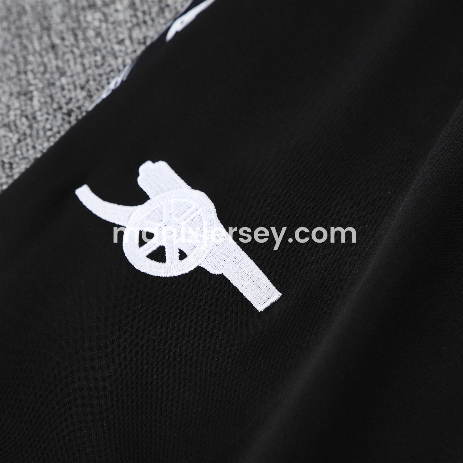 ManixJersey.com | Arsenal 24-25 Pre-Match Training Hoodie Set - White Top and Black Pants -Customize Name, Number and Patch | Worldwide Shipping