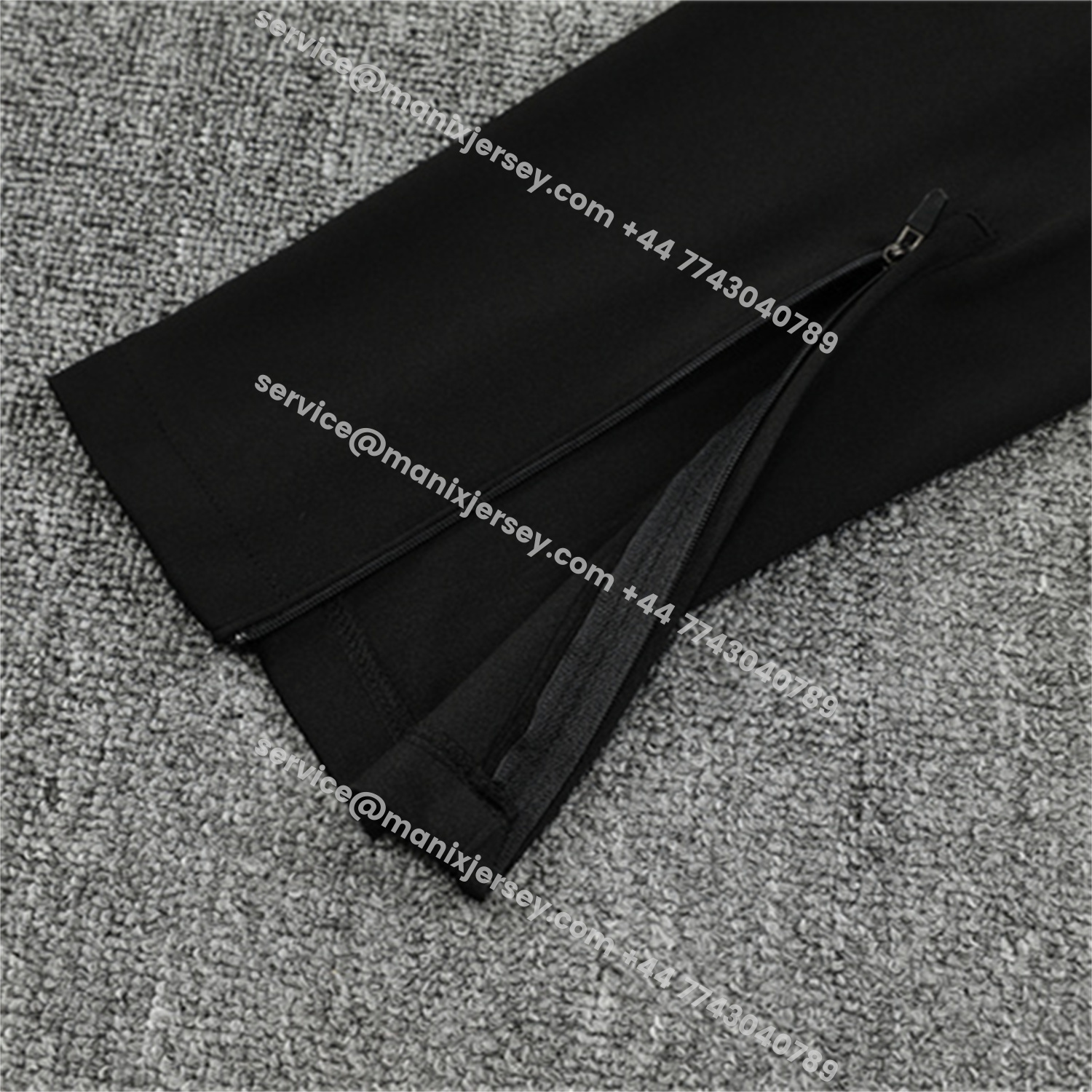 ManixJersey.com | Manchester United 25-26 Long Sleeve Training Set - Black Top & Black Pants -Customize Name, Number and Patch | Worldwide Shipping