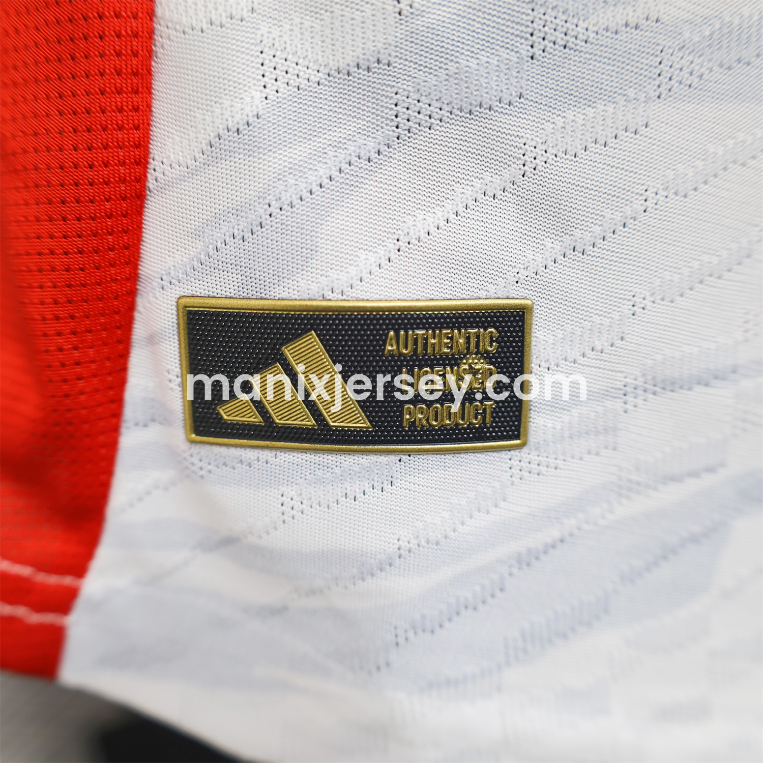 ManixJersey.com | Manchester United 25-26 White Special Edition Jersey - Player Version -Customize Name, Number and Patch | Worldwide Shipping