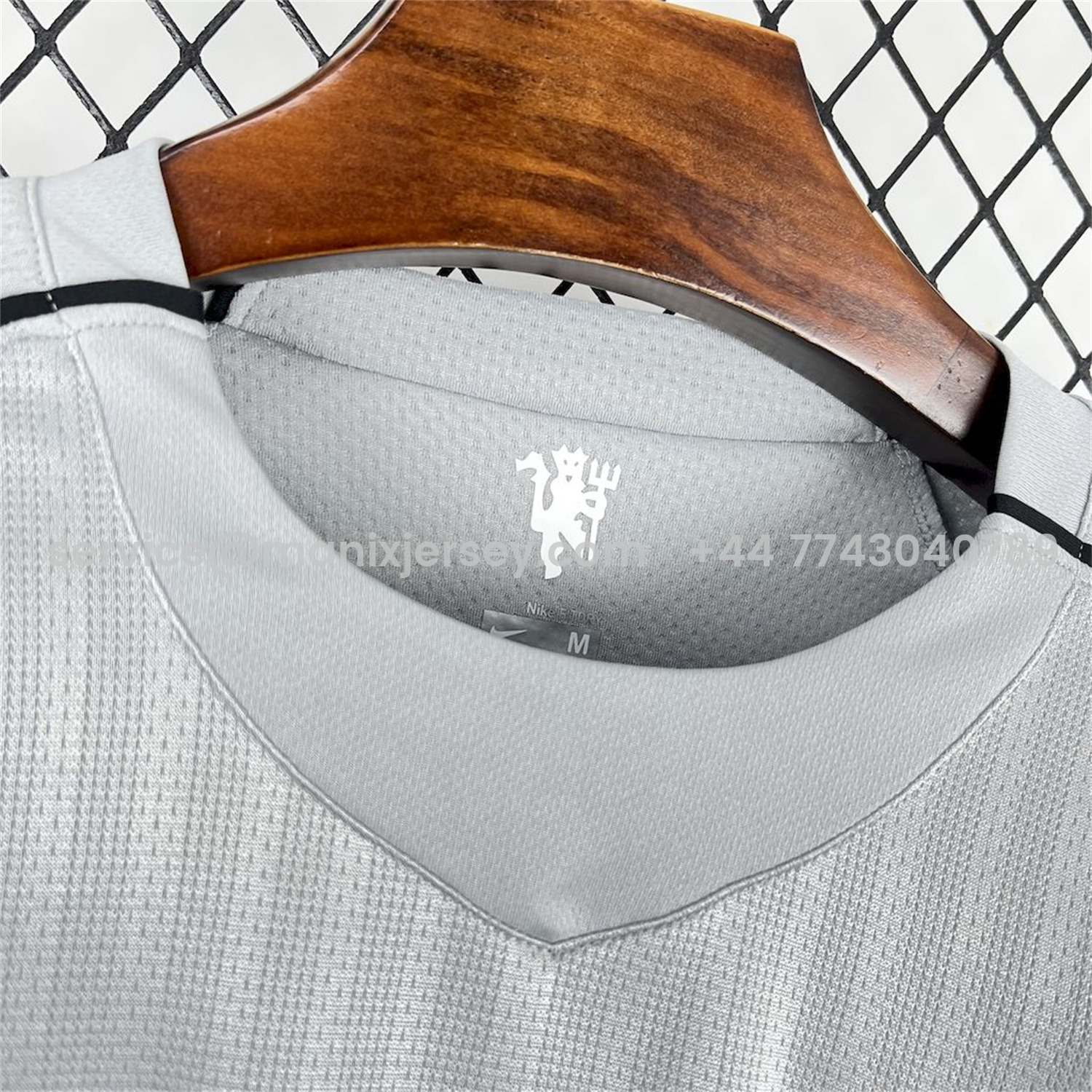 ManixJersey.com | Retro Manchester United 2007-08 Grey Goalkeeper Long Sleeves Jersey -Customize Name, Number and Patch | Worldwide Shipping