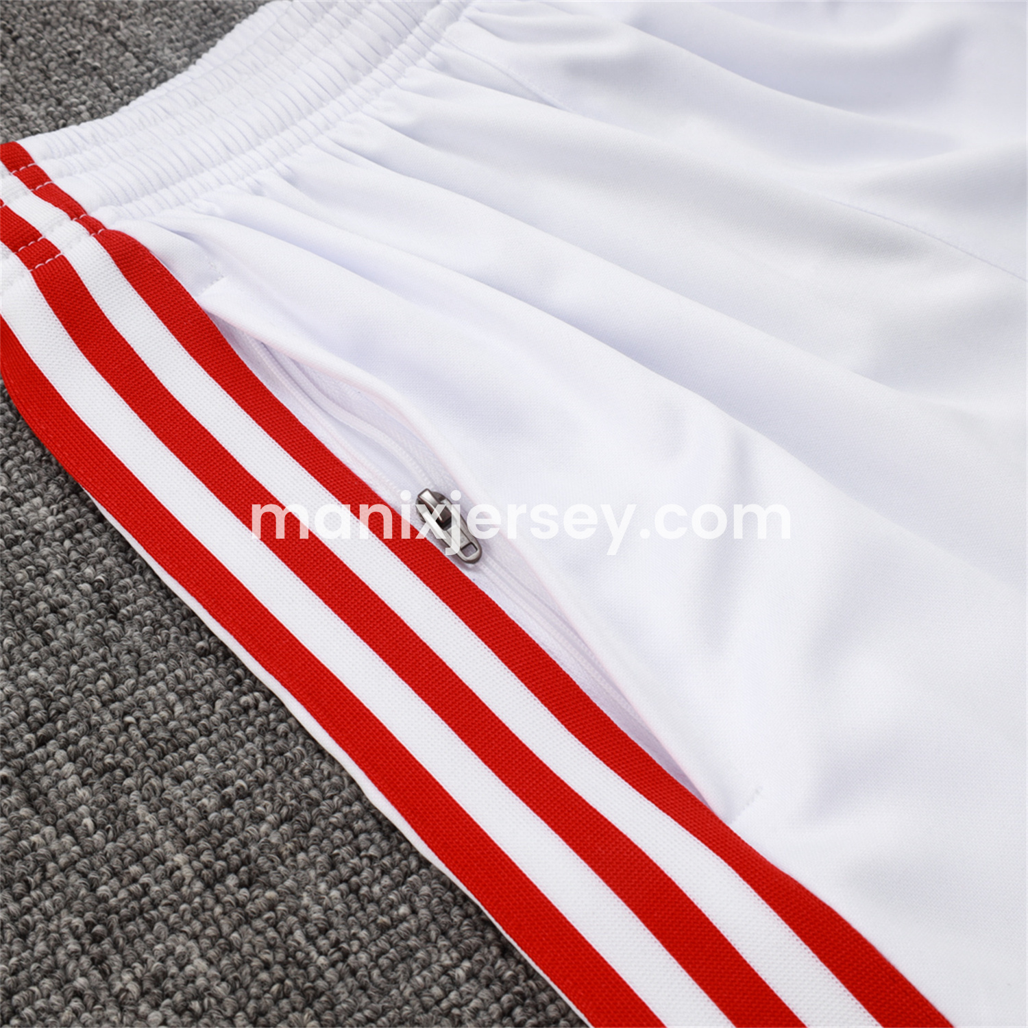 ManixJersey.com | Bayern Munich 2025 125th Anniversary Vest Training Set - White Top and Shorts -Customize Name, Number and Patch | Worldwide Shipping