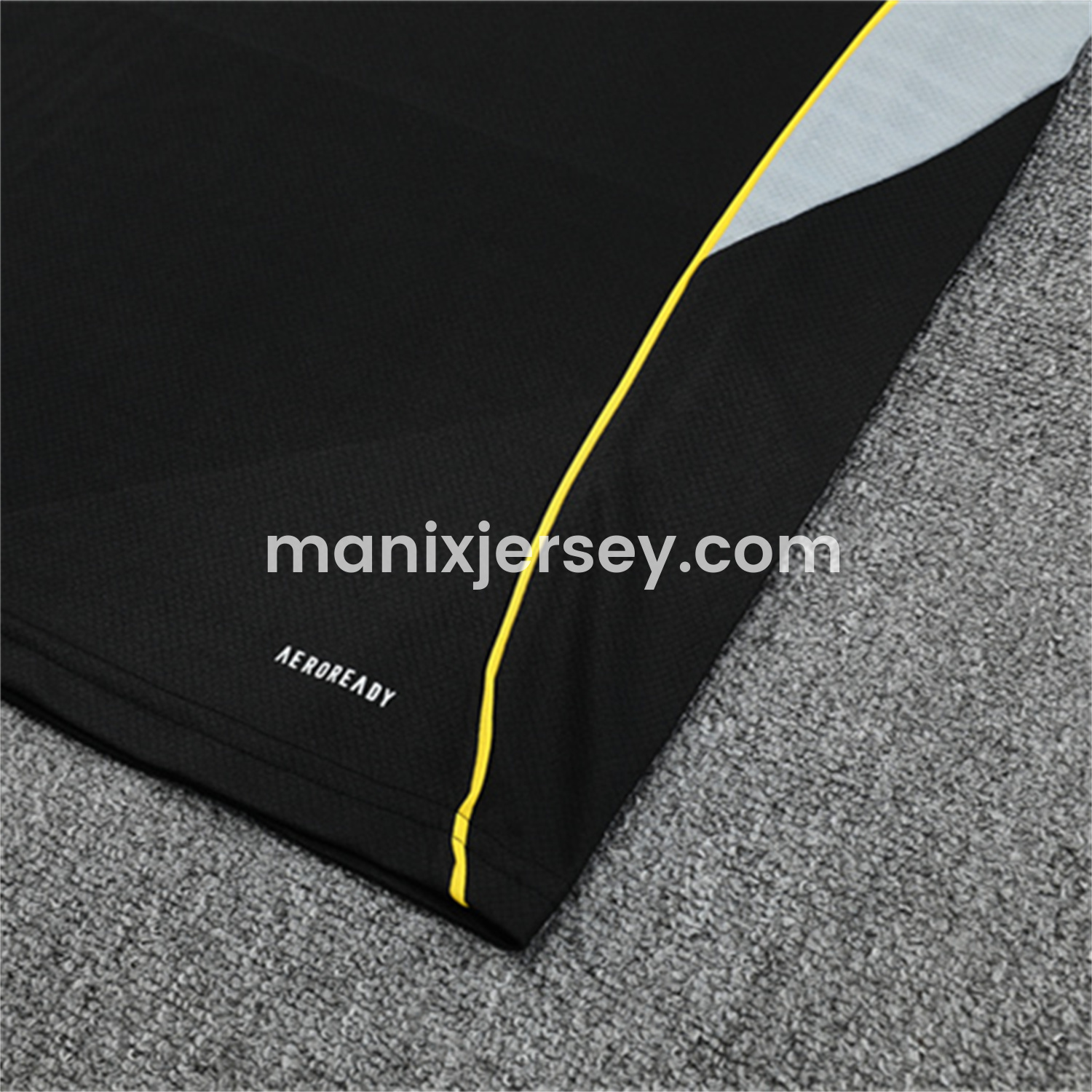 ManixJersey.com | Real Madrid 25-26 Short-Sleeve Training Set - Yellow Line Black Top and Black Shorts -Customize Name, Number and Patch | Worldwide Shipping