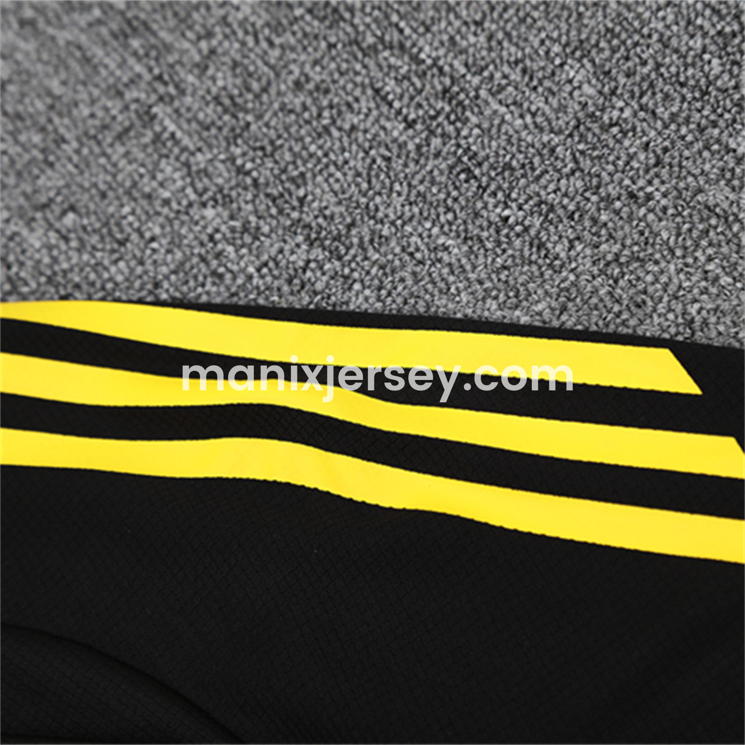 ManixJersey.com | Manchester United 25-26 Kids Short-Sleeve Training Set - Black Top & Black shorts -Customize Name, Number and Patch | Worldwide Shipping