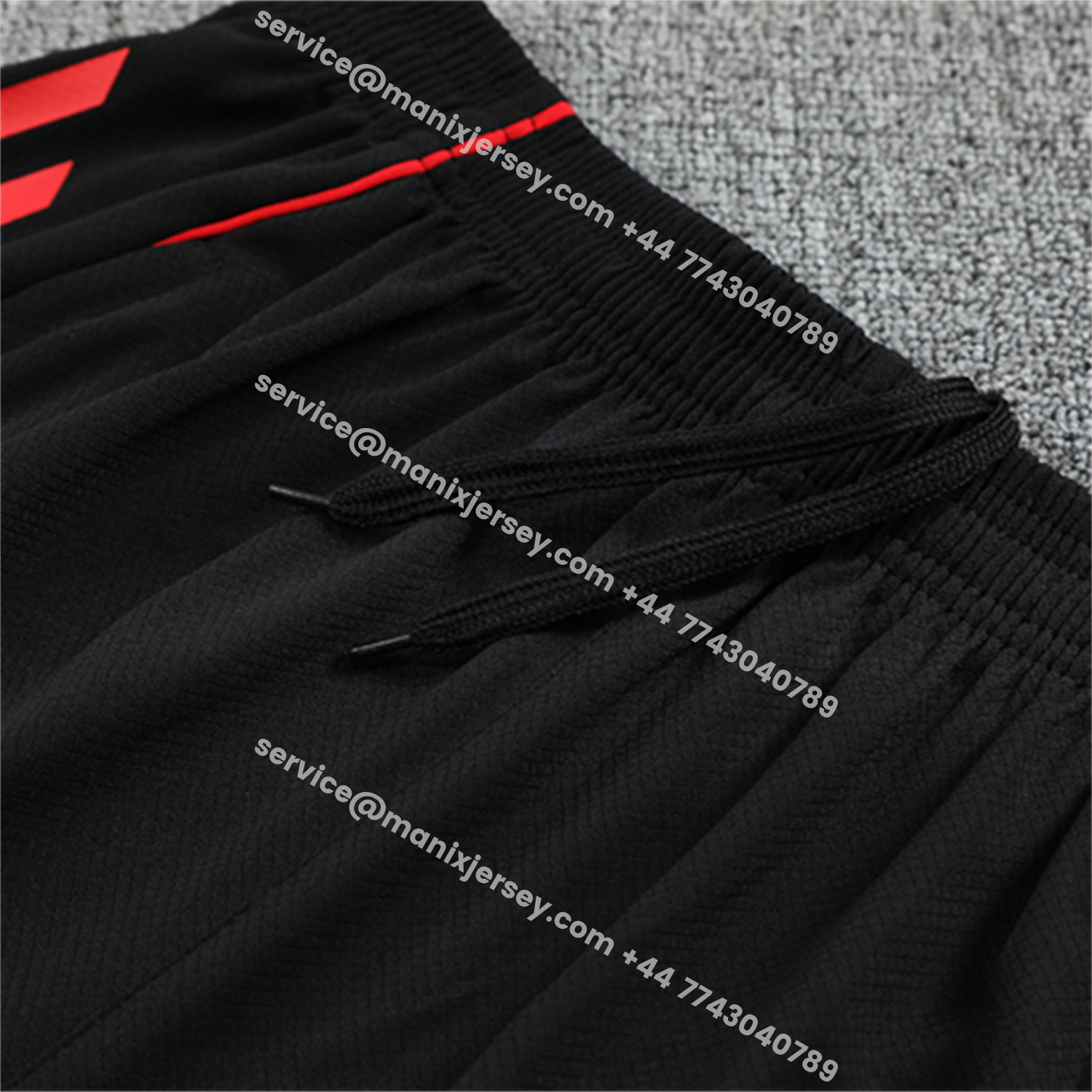 ManixJersey.com | Liver.pool 25-26 Kids Short-Sleeve Training Set - Black Top & Black Shorts -Customize Name, Number and Patch | Worldwide Shipping