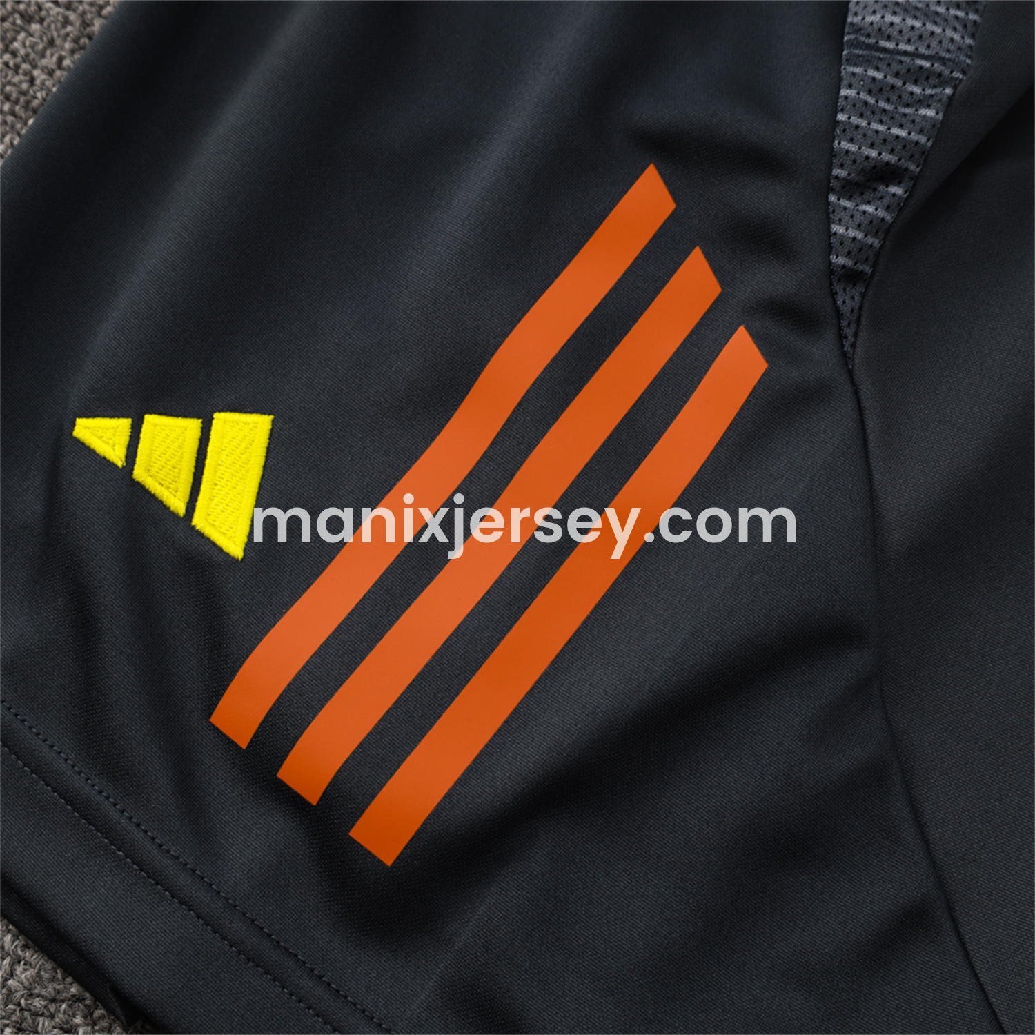 ManixJersey.com | Benfica 25-26 Vest Training Set - Grey Vest and Deep Grey Shorts -Customize Name, Number and Patch | Worldwide Shipping