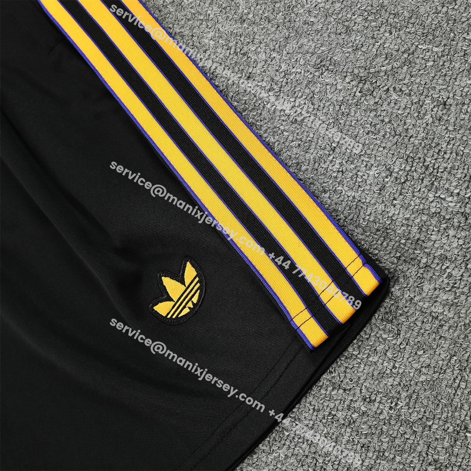 ManixJersey.com | Manchester United 25-26 Short-Sleeve Training Set - Black Top & Black Shorts -Customize Name, Number and Patch | Worldwide Shipping