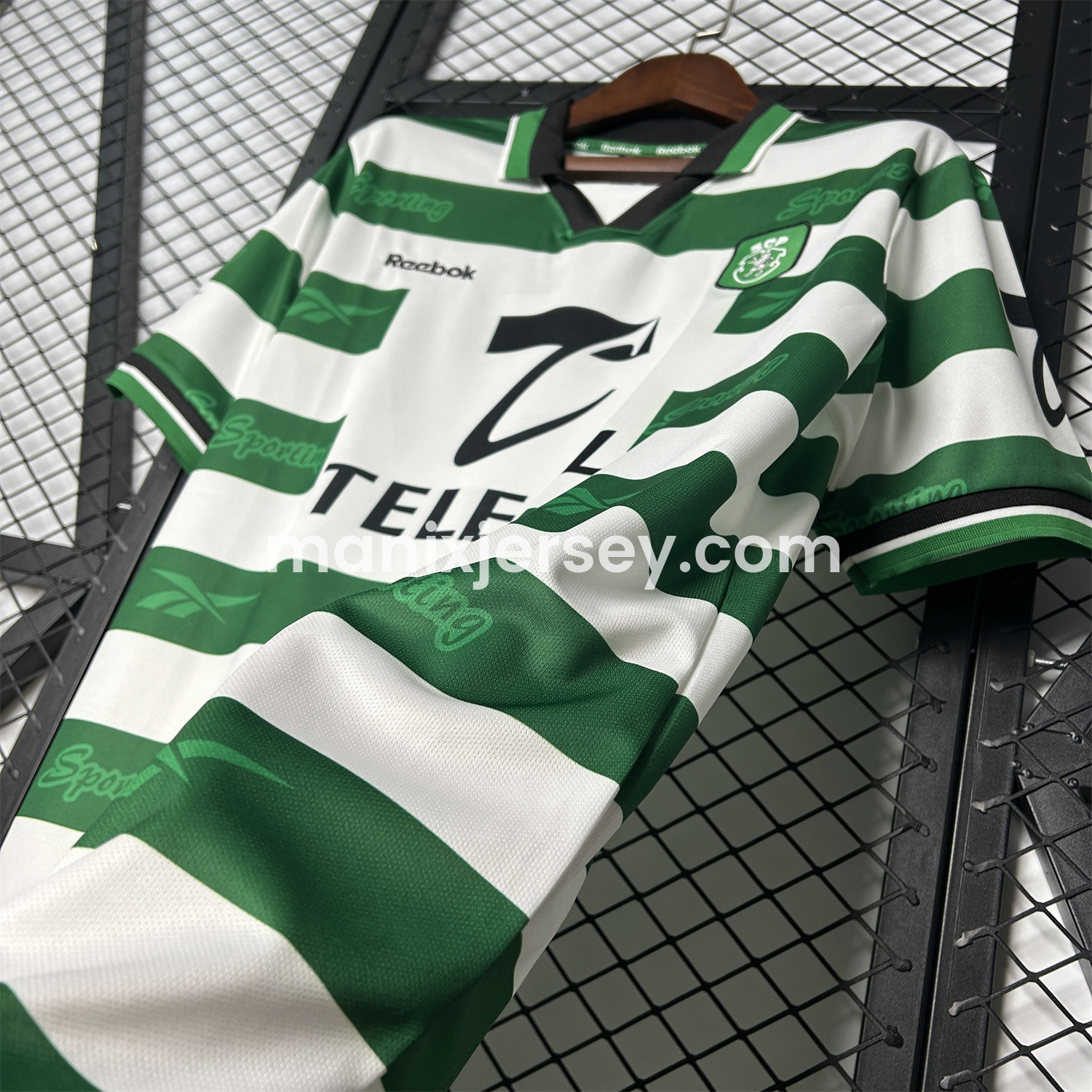 ManixJersey.com | Retro Sporting CP 1999-00 Home Jersey -Customize Name, Number and Patch | Worldwide Shipping