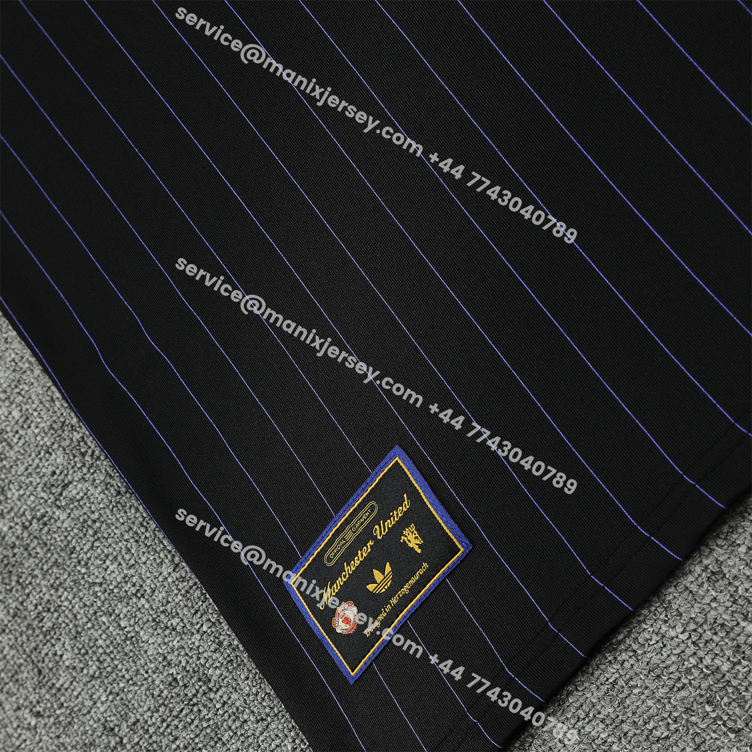 ManixJersey.com | Manchester United 25-26 Short-Sleeve Training Set - Black Top & Black Shorts -Customize Name, Number and Patch | Worldwide Shipping