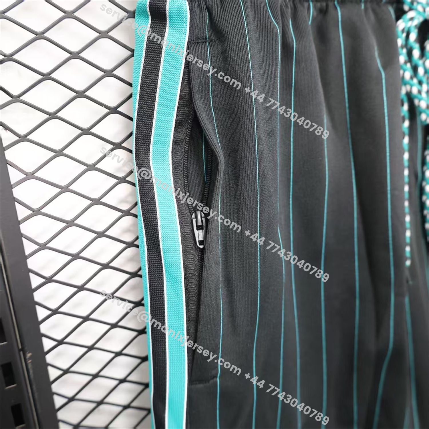 ManixJersey.com | Liver.pool 25-26 Trefoil Black Travel Shorts - Player Version -Customize Name, Number and Patch | Worldwide Shipping