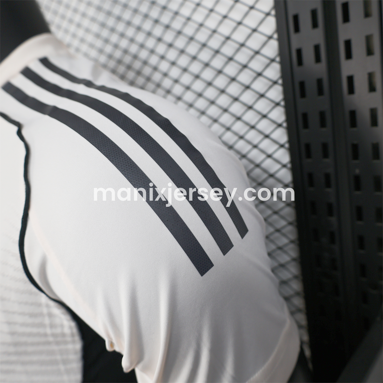 ManixJersey.com | Real Madrid 25-26 Beige Training Jersey - Player Version -Customize Name, Number and Patch | Worldwide Shipping
