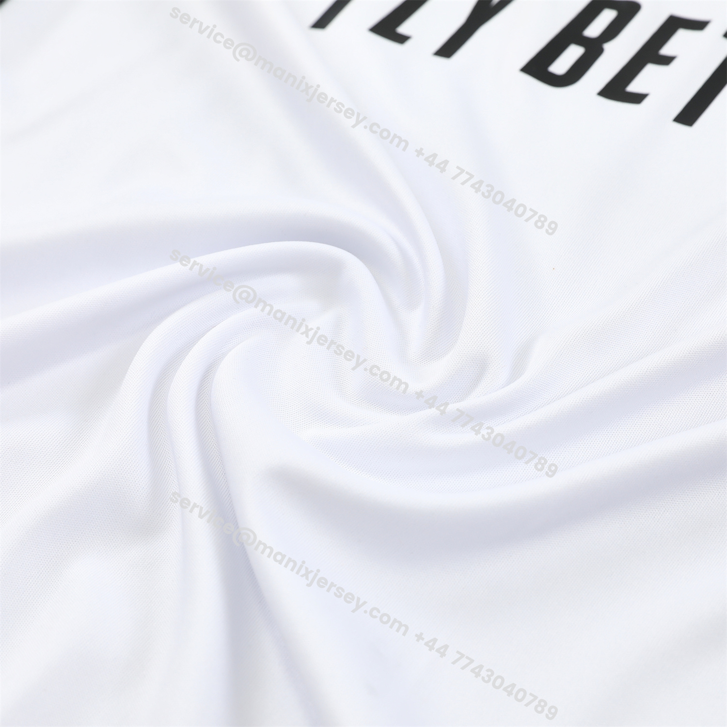 ManixJersey.com | Real Madrid 25-26 Short-Sleeve Training Set - Grey And White Top & Black Shorts -Customize Name, Number and Patch | Worldwide Shipping