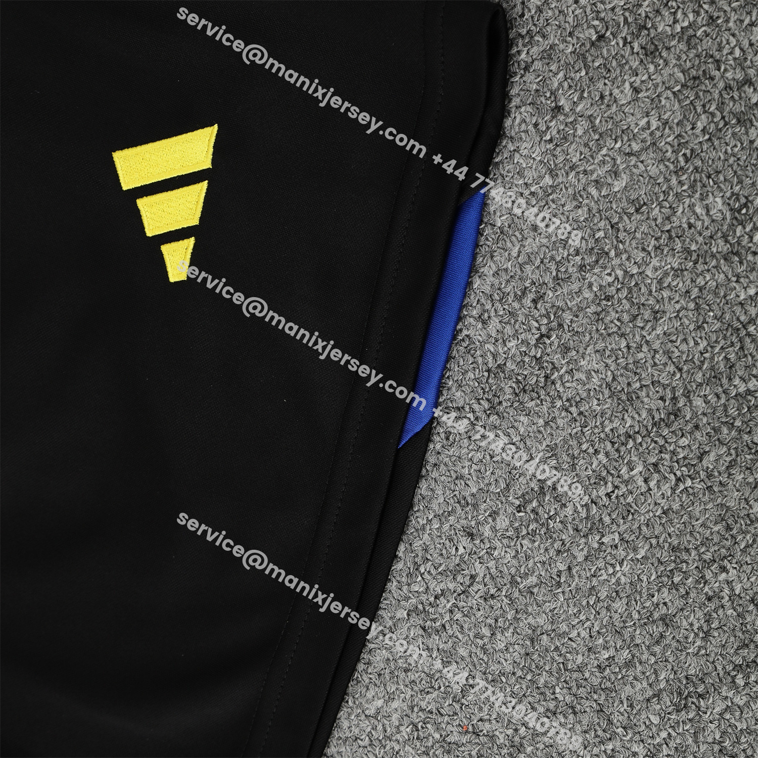 ManixJersey.com | Manchester United 25-26 Vest Training Set - Black And Light Grey Vest & Black Shorts -Customize Name, Number and Patch | Worldwide Shipping