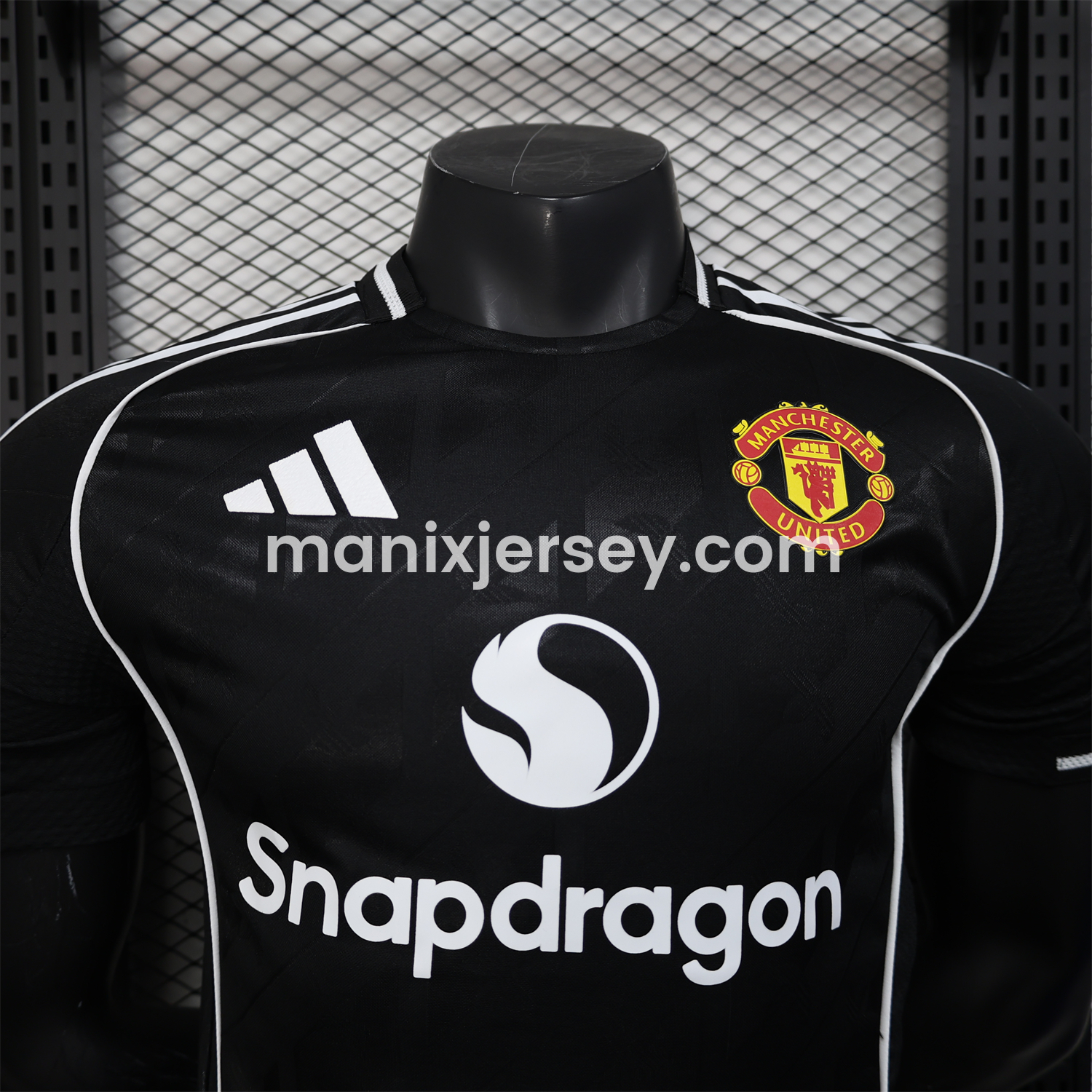 ManixJersey.com | Manchester United 25-26 Black Training Jersey - Player Version -Customize Name, Number and Patch | Worldwide Shipping