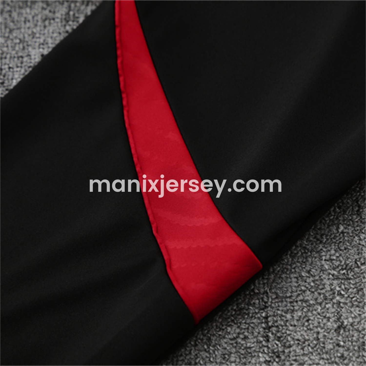 ManixJersey.com | Manchester United 25-26 Long Sleeves Training Set - Red Top & Black Pants -Customize Name, Number and Patch | Worldwide Shipping