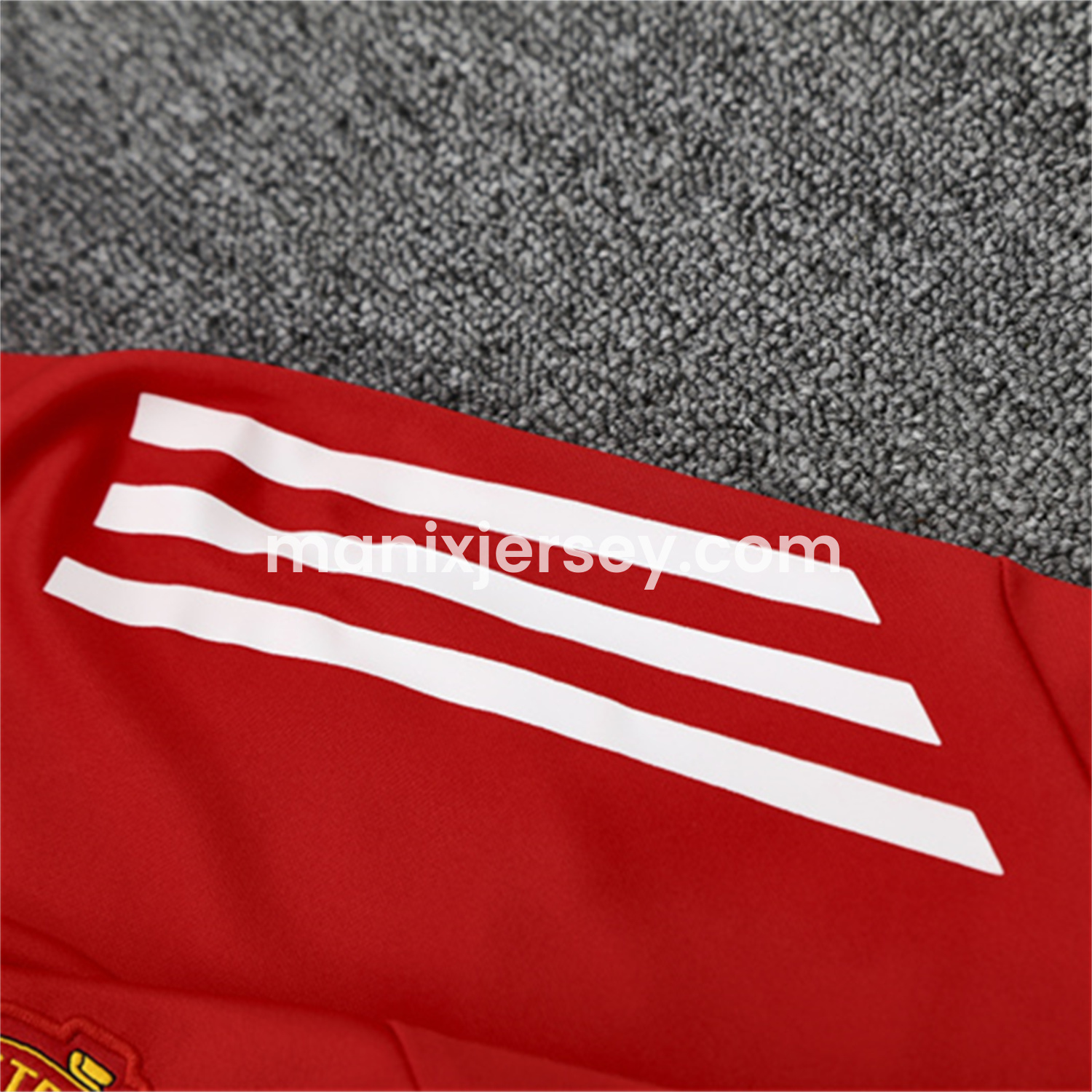 ManixJersey.com | Manchester United 25-26 Long Sleeves Training Set - Red Top & Black Pants -Customize Name, Number and Patch | Worldwide Shipping