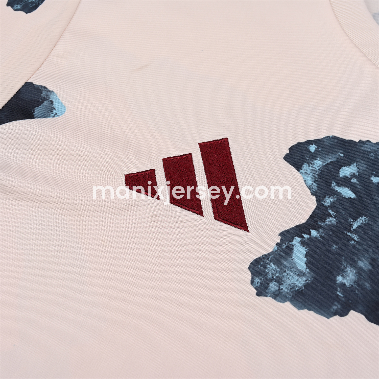 ManixJersey.com | Bayern Munich 24-25 Pre-Match Short-Sleeve Training Set - CamouflageTop & Black Shorts -Customize Name, Number and Patch | Worldwide Shipping