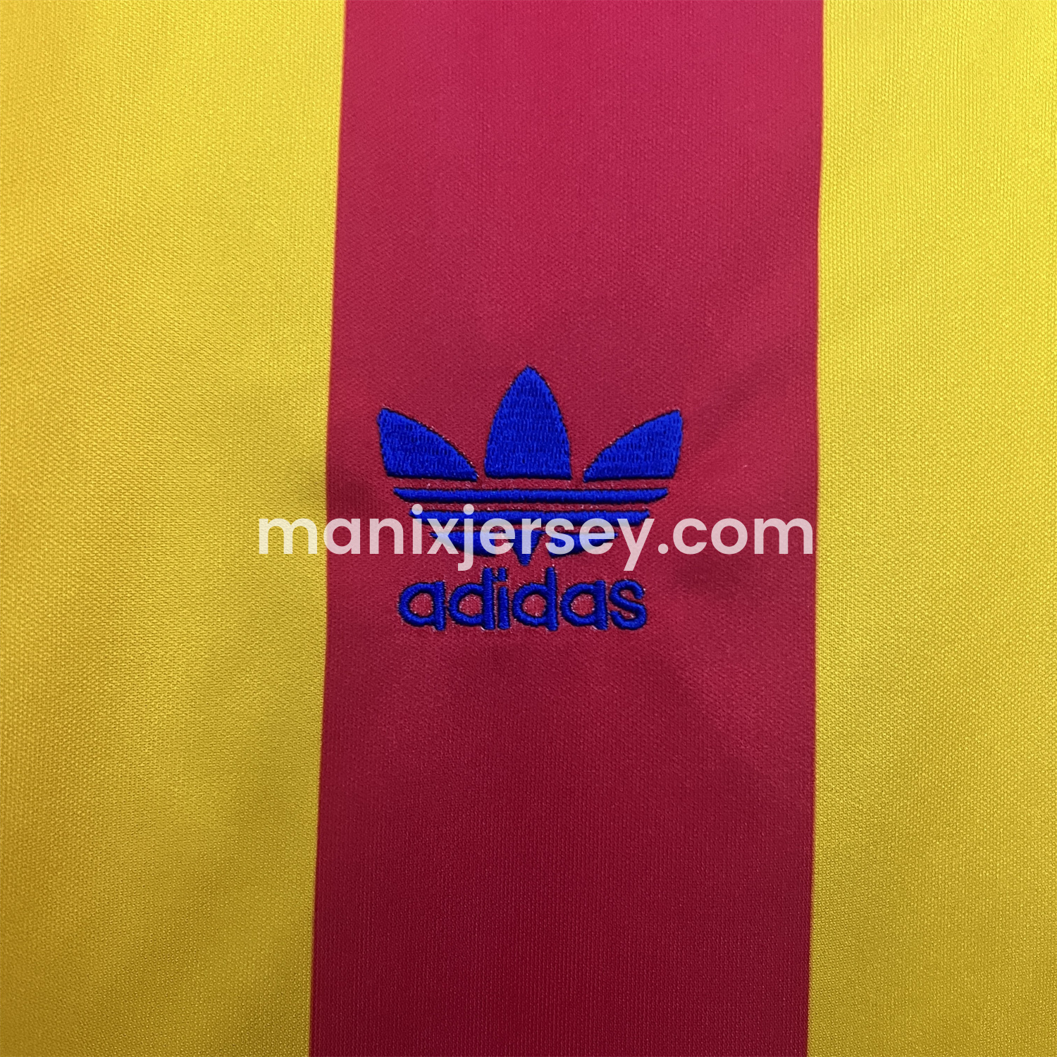 ManixJersey.com | Retro Valencia 1980-82 Away Jersey -Customize Name, Number and Patch | Worldwide Shipping