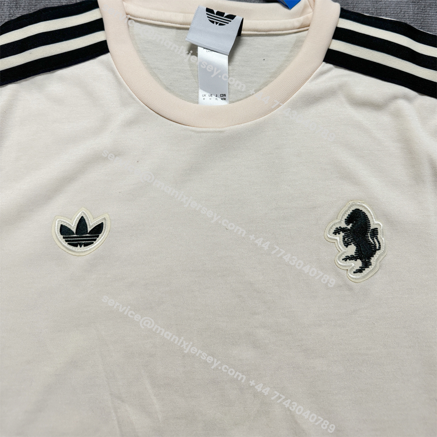 ManixJersey.com | Juventus 25-26 Black And Cream Color Casual Jersey -Customize Name, Number and Patch | Worldwide Shipping