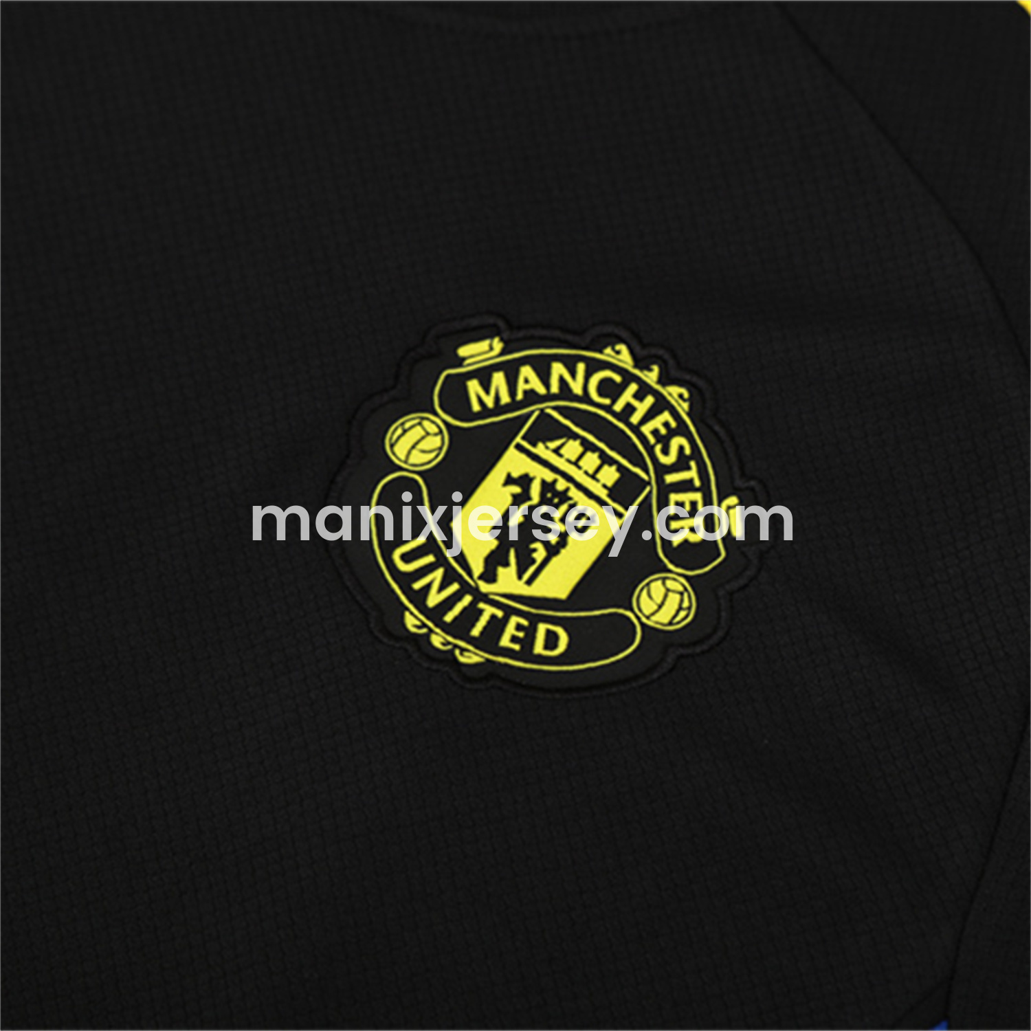 ManixJersey.com | Manchester United 25-26 Kids Short-Sleeve Training Set - Black Top & Black shorts -Customize Name, Number and Patch | Worldwide Shipping