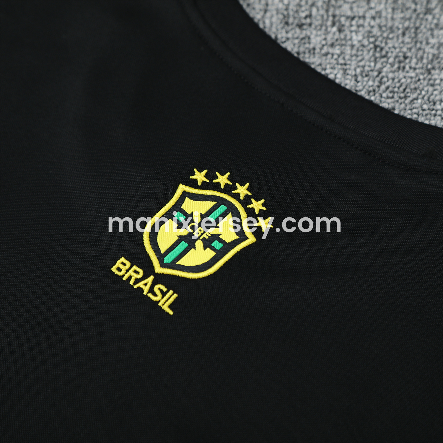 ManixJersey.com | Brazil 25-26 Gray Jesus Statue Vest Training Set - Gray Vest & Black Shorts -Customize Name, Number and Patch | Worldwide Shipping