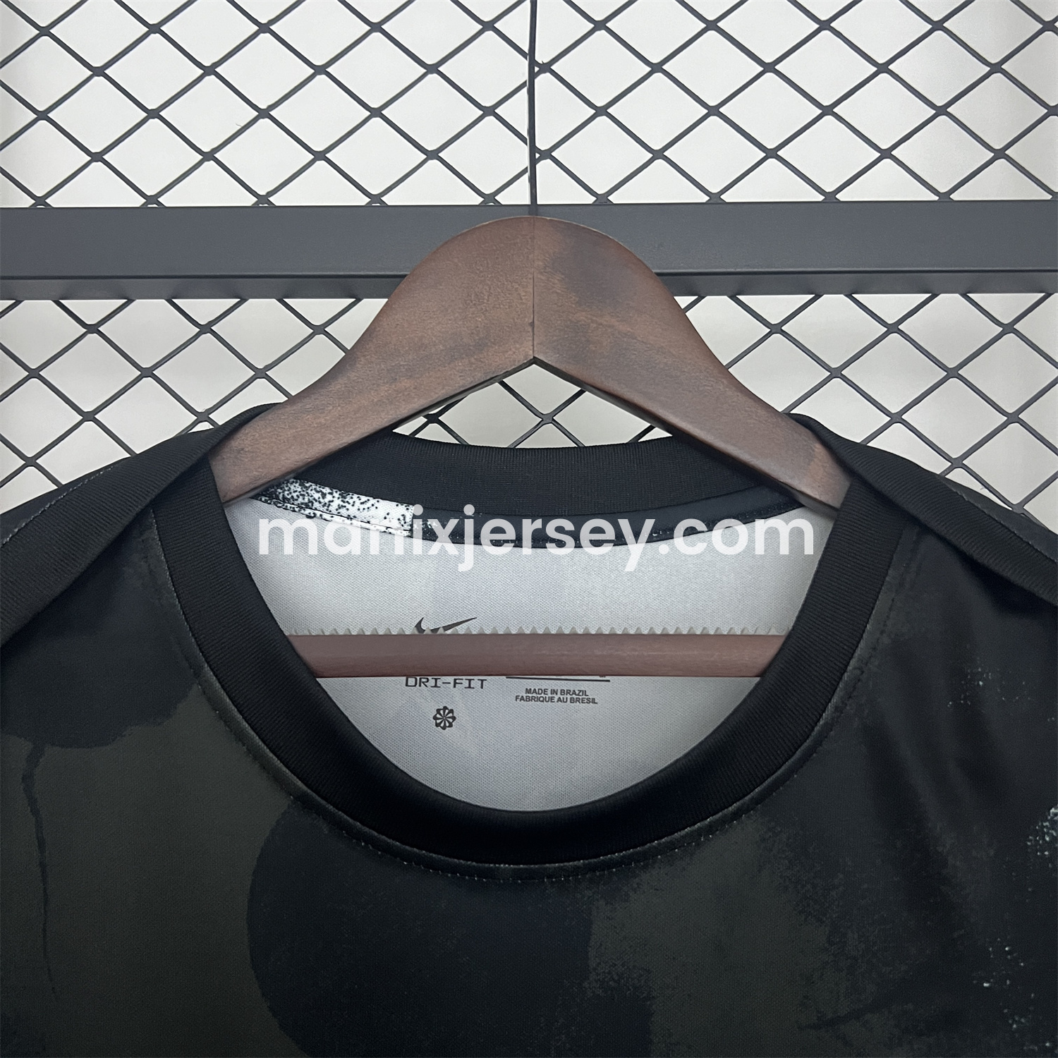 ManixJersey.com | Corinthians 2025-26 Black Training Jersey - Fans Version -Customize Name, Number and Patch | Worldwide Shipping