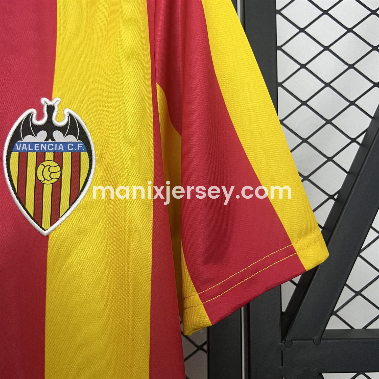 ManixJersey.com | Retro Valencia 1980-82 Away Jersey -Customize Name, Number and Patch | Worldwide Shipping