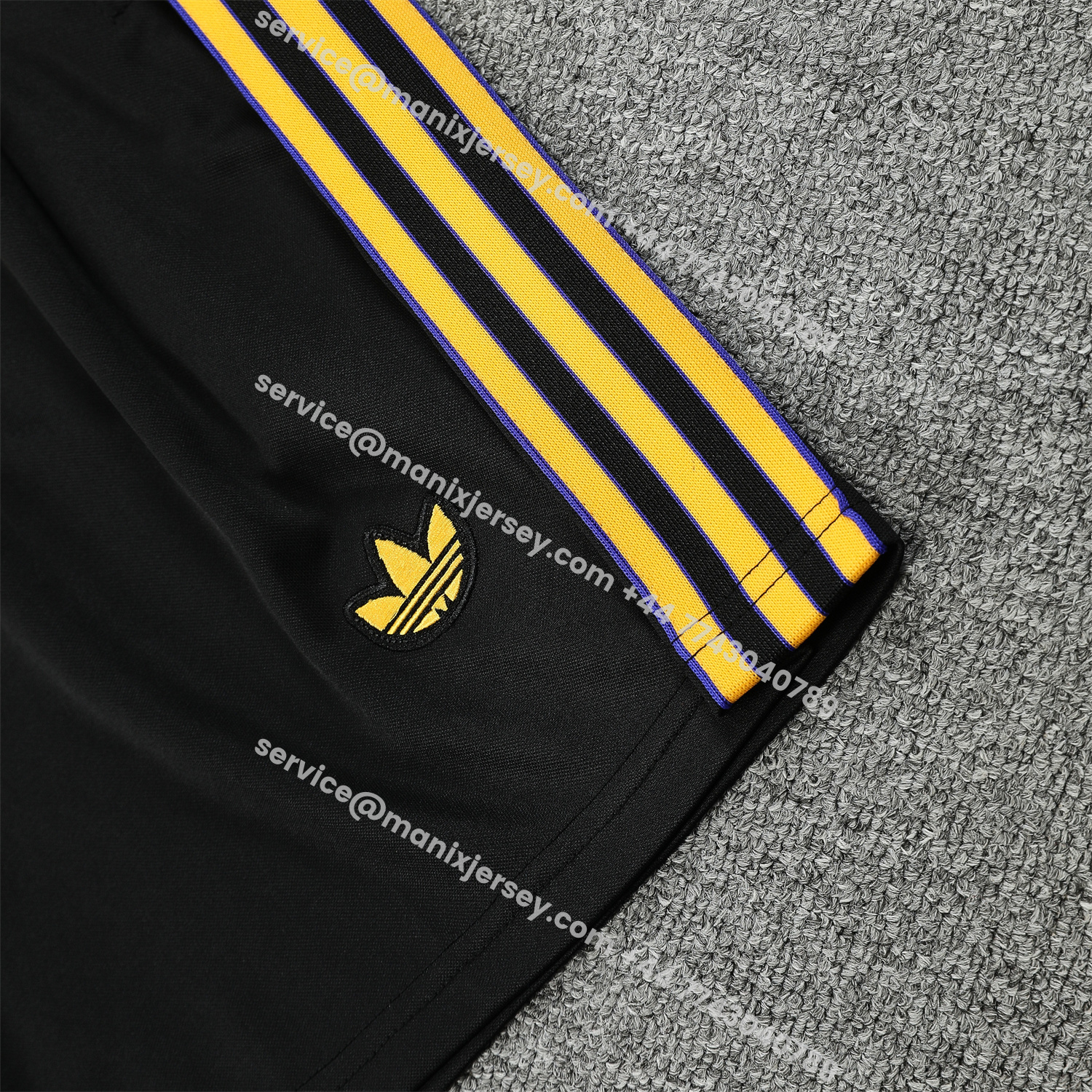 ManixJersey.com | Manchester United 25-26 Vest Training Set - Black Top & Black Shorts -Customize Name, Number and Patch | Worldwide Shipping