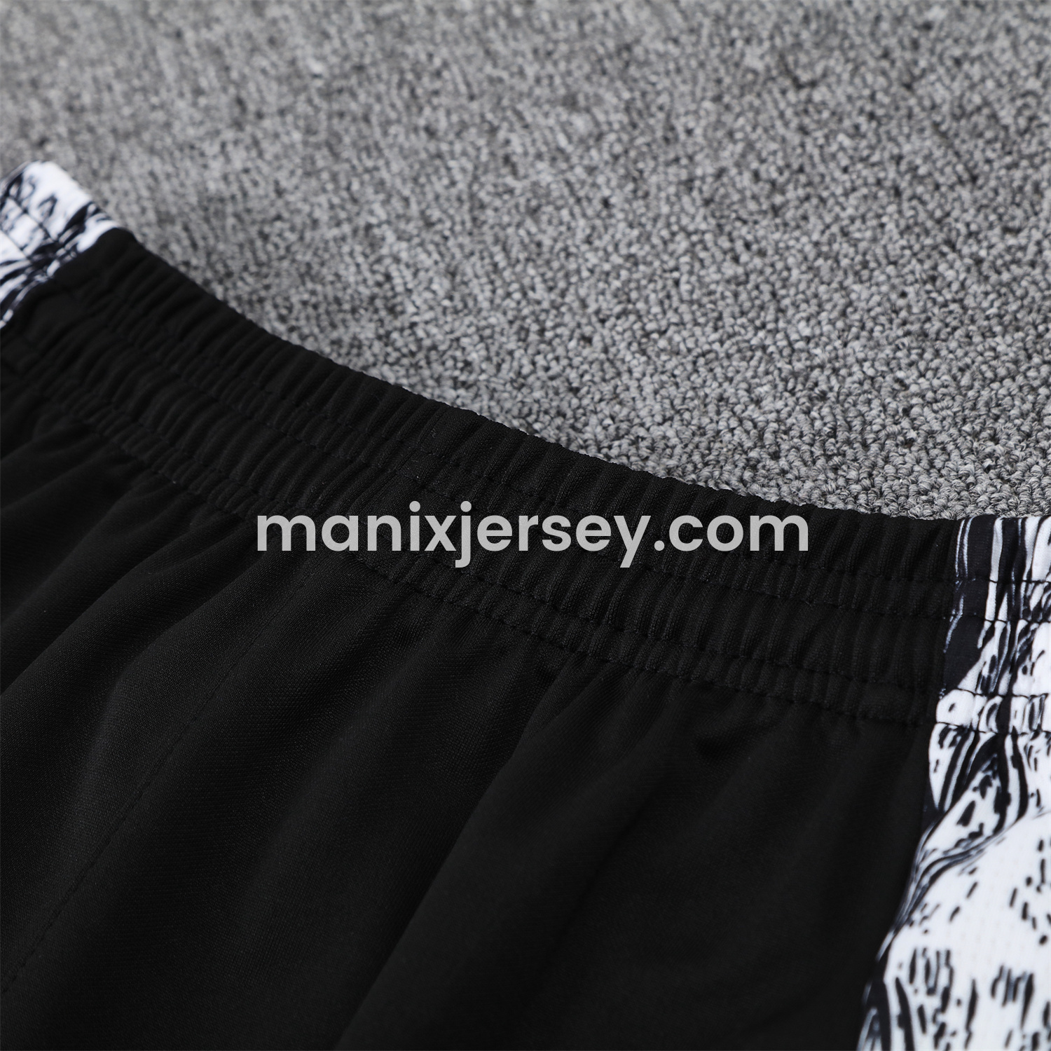 ManixJersey.com | Arsenal 24-25 Pre-Match Training Hoodie Set - White Top and Black Pants -Customize Name, Number and Patch | Worldwide Shipping