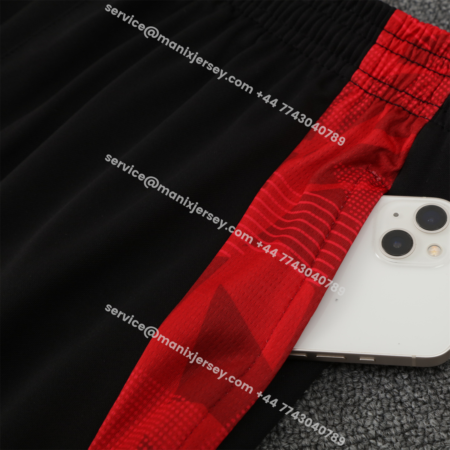 ManixJersey.com | Manchester United 25-26 Traning Hoodie Set - Flowing Red Hoodie With Black Pants -Customize Name, Number and Patch | Worldwide Shipping