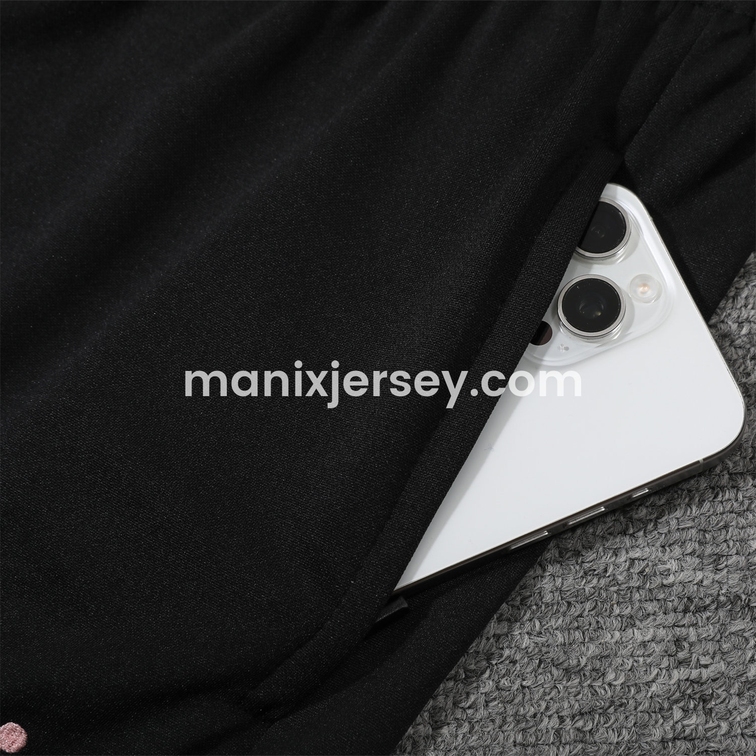 ManixJersey.com | Paris Saint-Germain PSG 25-26 POLO Short-Sleeve Training Set - Black Top and Pants -Customize Name, Number and Patch | Worldwide Shipping