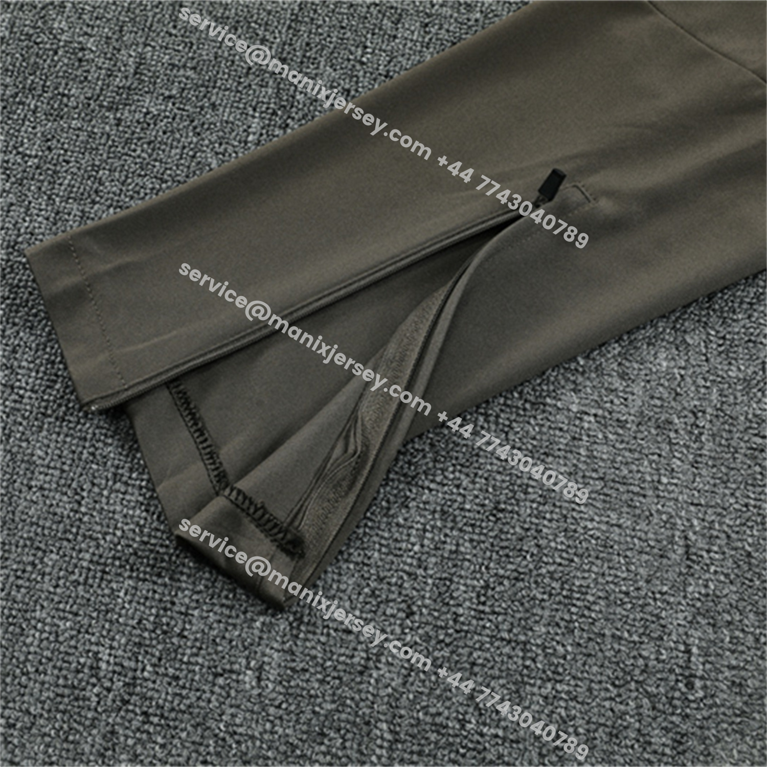 ManixJersey.com | Real Madrid 25-26 Kids Long Sleeve Training Set - Player Version - Khaki Top and Khaki Pants -Customize Name, Number and Patch | Worldwide Shipping