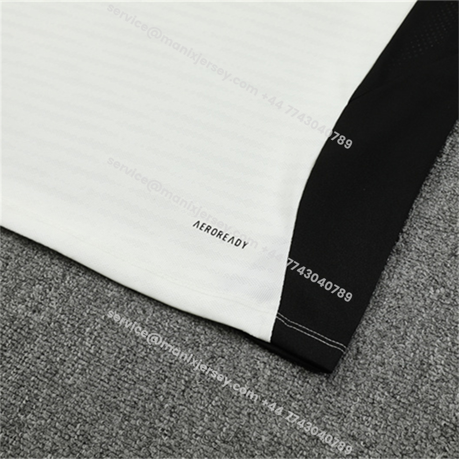 ManixJersey.com | Liver.pool 25-26 Long Sleeve Training Set - Player Version - White Top & Black Pants -Customize Name, Number and Patch | Worldwide Shipping