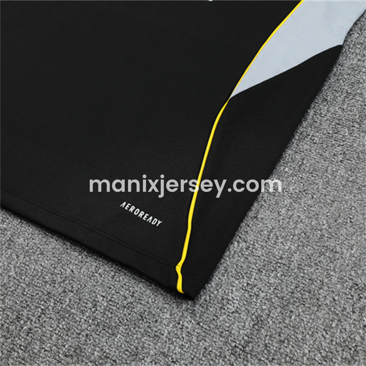 ManixJersey.com | Real Madrid 25-26 Long Sleeves Training Set - Black Top & Black Pants -Customize Name, Number and Patch | Worldwide Shipping