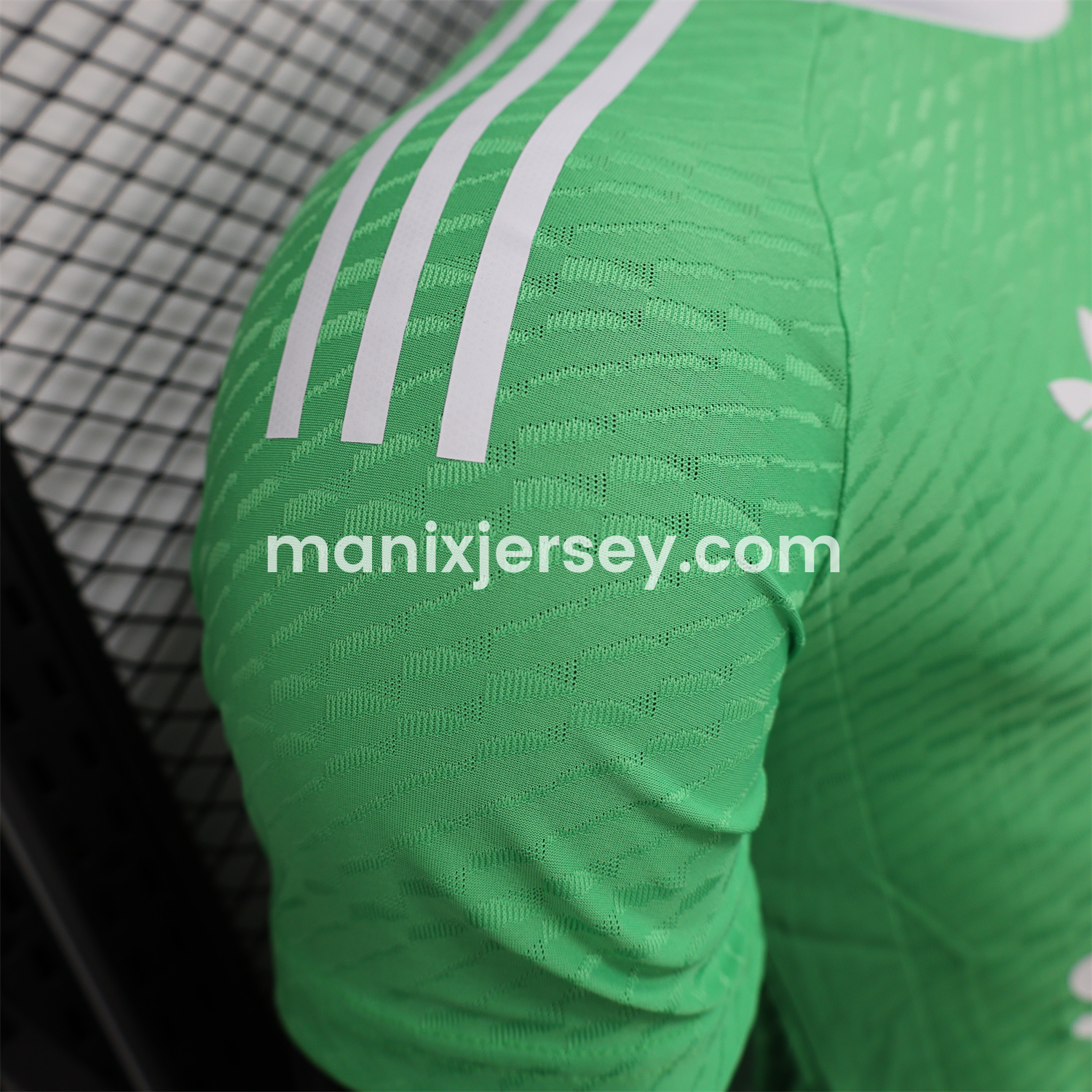 ManixJersey.com | Manchester United 25-26 Trefoil Green Goalkeeper Jersey - Player Version -Customize Name, Number and Patch | Worldwide Shipping