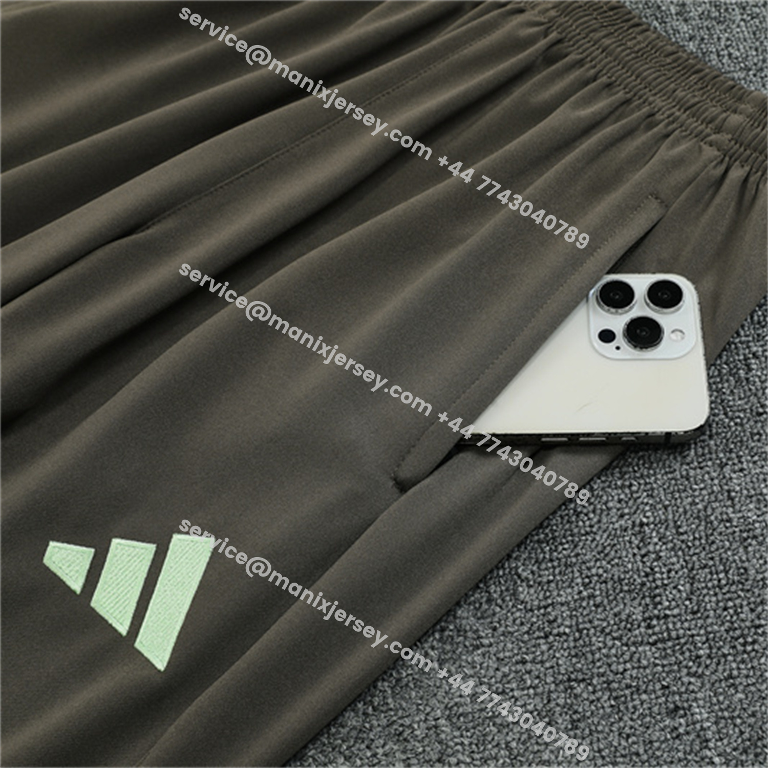 ManixJersey.com | Real Madrid 25-26 Long Sleeve Training Set - Player Version - Light Green Top and Khaki Pants -Customize Name, Number and Patch | Worldwide Shipping