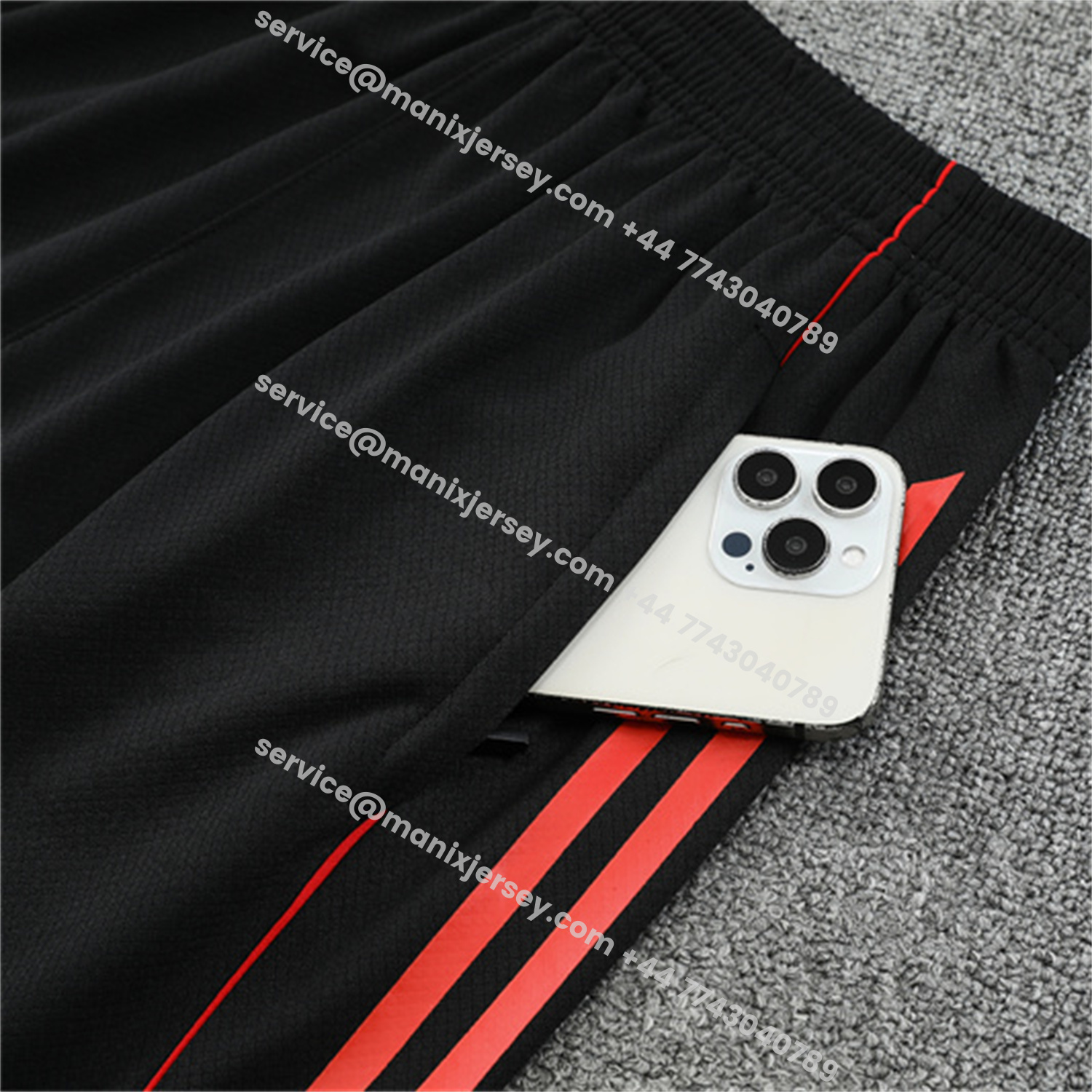 ManixJersey.com | Manchester United 25-26 Short-Sleeve Training Set - Red Camouflage Top & Black Shorts -Customize Name, Number and Patch | Worldwide Shipping