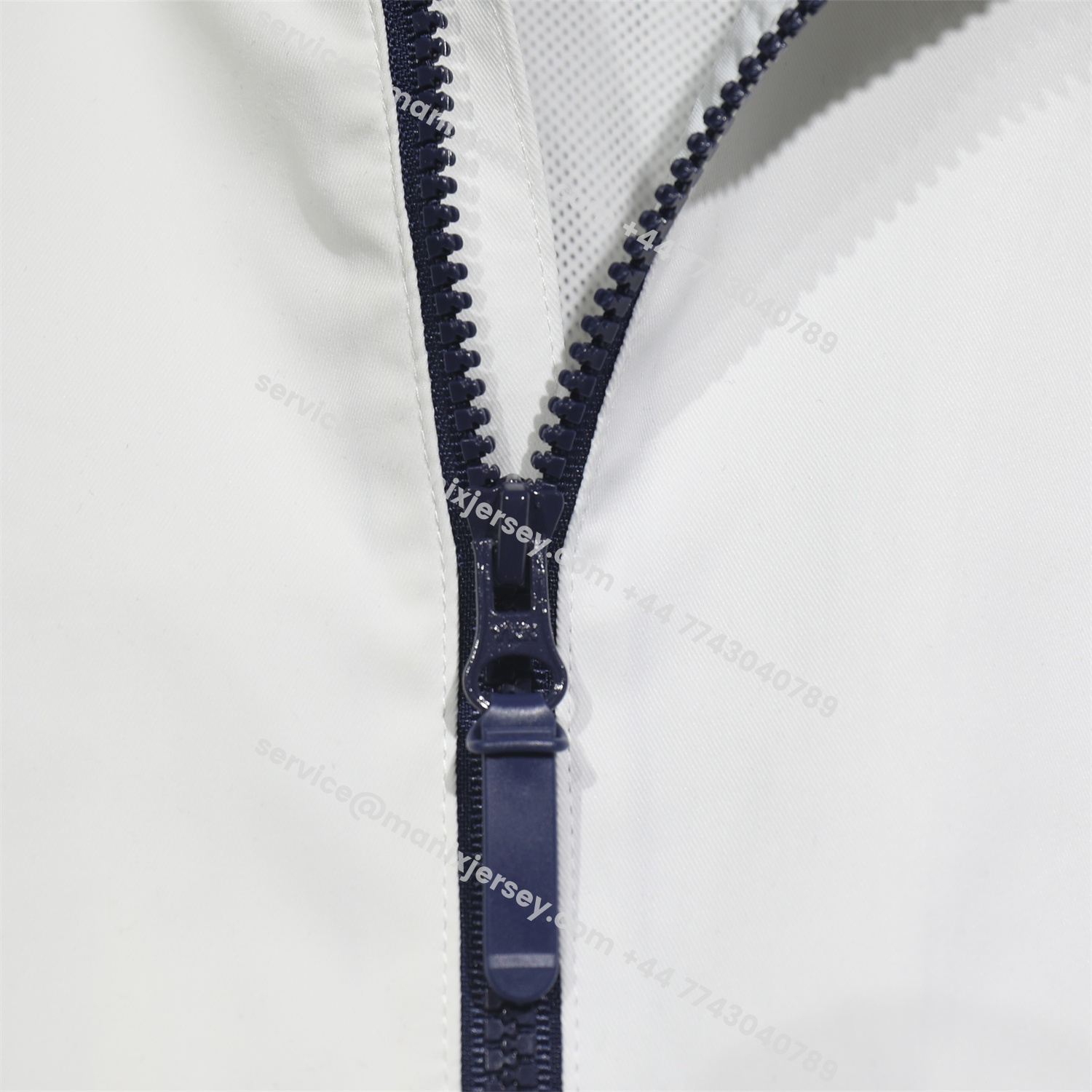 ManixJersey.com | Paris Saint-Germain PSG 25-26 Throwback Windbreaker Jacket - White -Customize Name, Number and Patch | Worldwide Shipping
