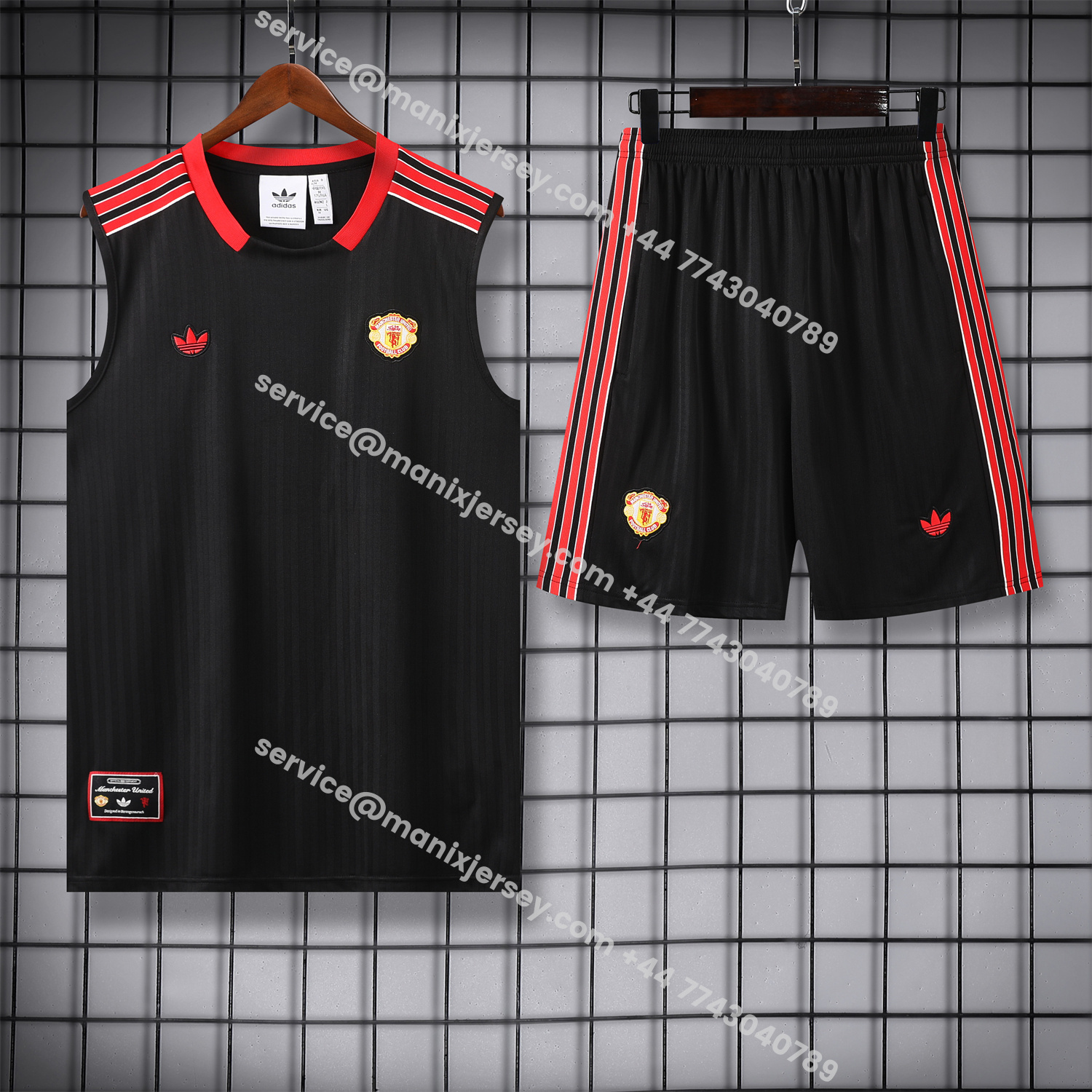ManixJersey.com | Manchester United 25-26 Vest Training Set - Red Retro Logo Black Vest & Black Shorts -Customize Name, Number and Patch | Worldwide Shipping